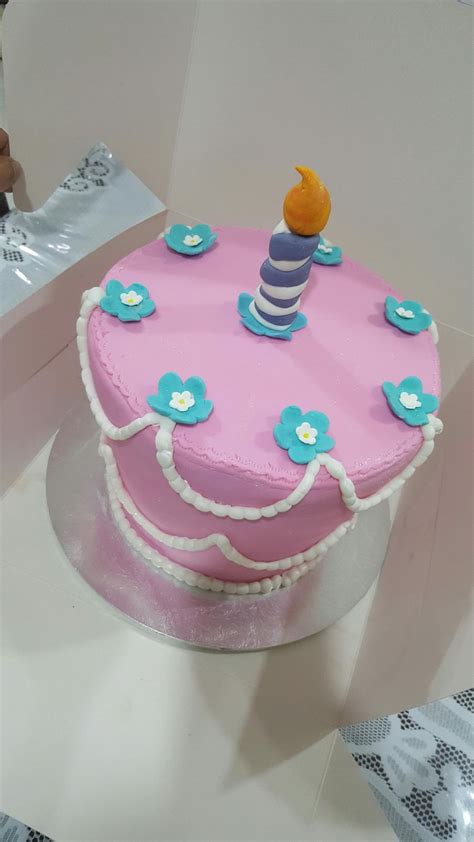 Apparently the cakes inspired by this theme, are even crazier! Welcome to D's SweetZ Treats.sg: Alice in Wonderland ...