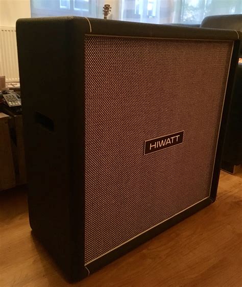 As a pillar of the british amp invasion in the 60s and 70s, hiwatt stands alone with a handful of guitar amplifiers that were there at the beginning. 412 Cabinet / SE-4123C - Hiwatt 412 Cabinet / SE-4123C ...