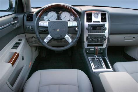 Chrysler 300c Touring Images 7 Of 21