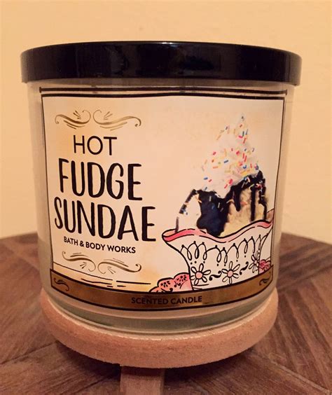 New Discontinued scent Bath & Body Works 3- wick 14.5 oz Candles Can