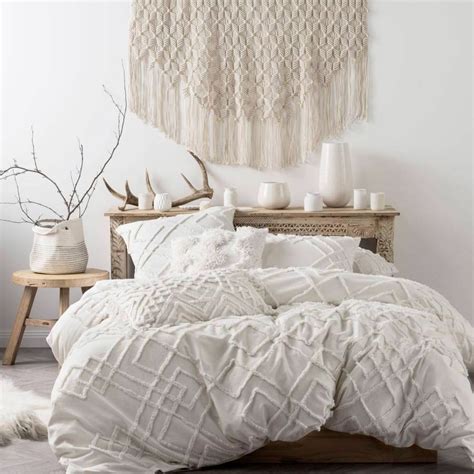 Unique bedding for all family sensorial materials made to relax and calm the senses we specialise in beautiful, high quality winter fluffy bedding. BRAND NEW Linen House Sanura White Duvet Doona Quilt Cover ...