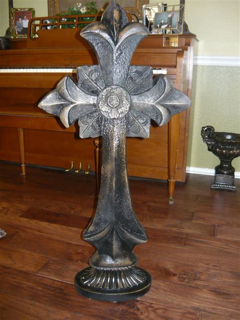 🙋‍♀️samahara evanoff 💎home decor ideas and designs 🏡inspiration for your home 👉🏻follow me for more inspiration👈🏻 📥dm for collaborations or issues chunkyknitusa.com. Large Standing Cross. Old World, Tuscan Home Decor ...