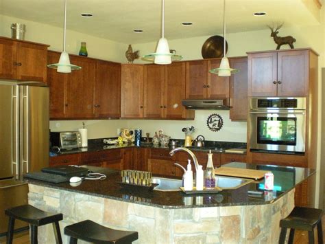 Homeadvisor's kitchen island cost guide provides the average pricing for custom island builds and prefab units with a sink, dishwasher and base cabinets. kitchen with corner pantry and sink in island | ... floor ...