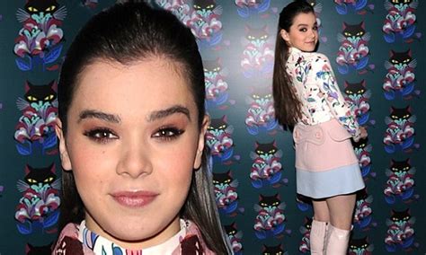 Hailee Steinfeld Wears Cat Print Coat To Miu Miu Show For Nyfw Daily Mail Online