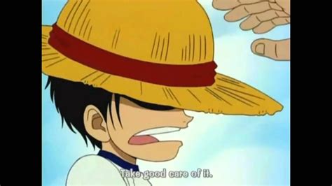 Shanks gave Luffy his straw hat! one piece- passing of the straw hat