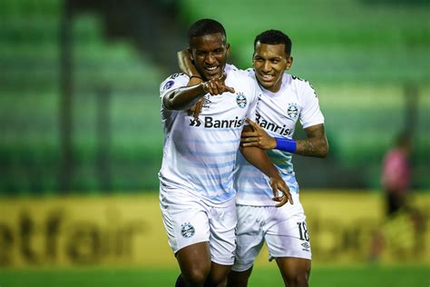 No sorteio, todas as equipes classificadas em primeiro lugar no seu grupo, farão parte do pote 1, enquanto que as equipes classificadas em segundo lugar o brasil é o país com mais equipes entre os 16 classificados das oitavas da libertadores, com 6 clubes no total, seguido da argentina, com a. Giro do Vale | Grêmio vence de goleada, e confirma vaga ...