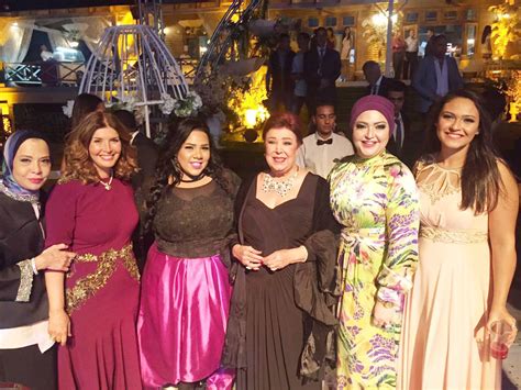 نشرت الفنانة المصرية إيمي سمير غانم، ابنة الفنان الراحل، سمير غانم، صور نادرة لوالدها، على حسابها في إنستغرام، مرفقة برسالة مؤثرة، عبرت فيها عن اشتياقها الشديد له. بالفيديو والصور.. زفاف النجمين إيمي سمير غانم وحسن الرداد