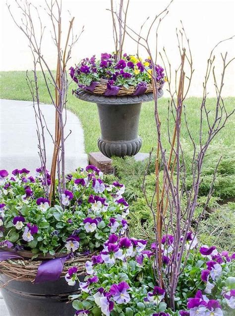 Fresh And Beautiful Container Garden Flowers Ideas 28