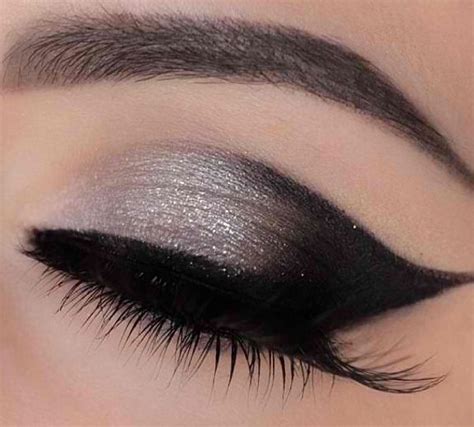Smokey Grey Eyes With Pink Lips A Look You Must Try