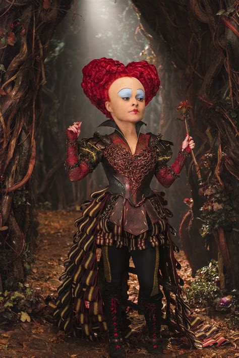 Alice goes through the looking glass: New stills from ALICE THROUGH THE LOOKING GLASS showcase ...