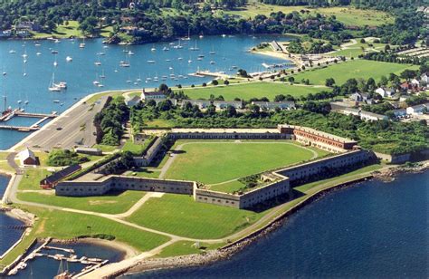 Bezoek Fort Adams State Park Doets Reizen