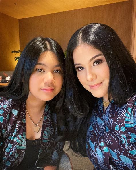 Manja Ke Putri Semata Wayangnya Ini 7 Potret Kedekatan Annisa Pohan Dengan Almira Salfok Sang