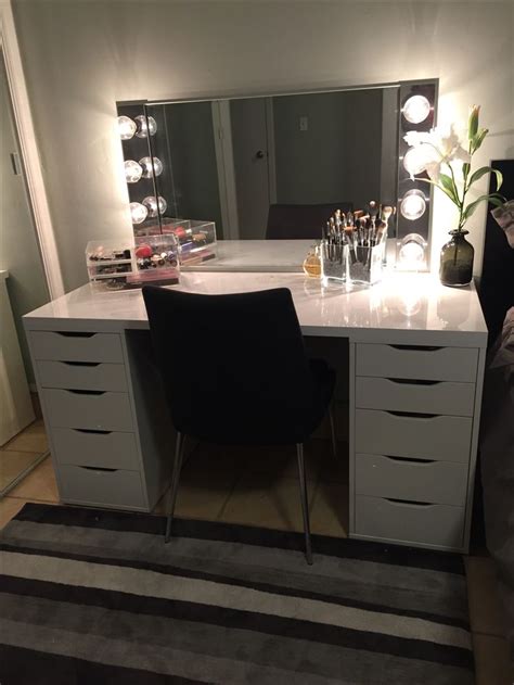 Square, round, or in unusual shapes. 25+ bästa Ikea makeup vanity idéerna på Pinterest ...