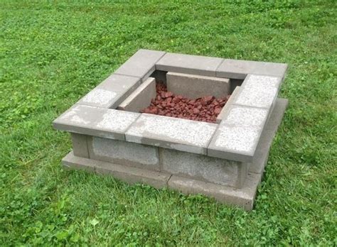 How to build a firepit with castlewall block : 7 Awesome Cinder Block Fire Pit Ideas ...