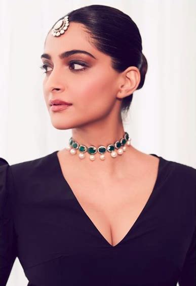 Sonam Kapoor Looks Gorgeous In This Floor Length Black Gown The Daily
