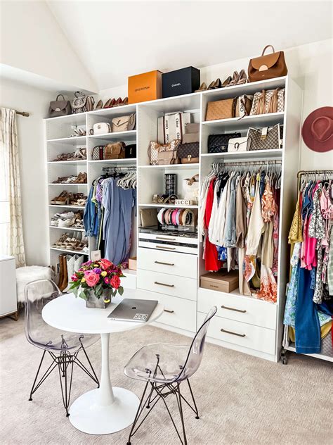 How To Convert A Small Bedroom Into A Walk In Closet Mumu And Macaroons