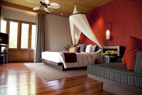 Beautiful Red Thai Style Bedroom Design With Curtains Decor Inspirations Anantara Rasananda