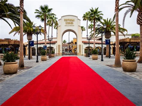 Universal Studios Hollywood Despliega La Alfombra Roja Y Abre Sus