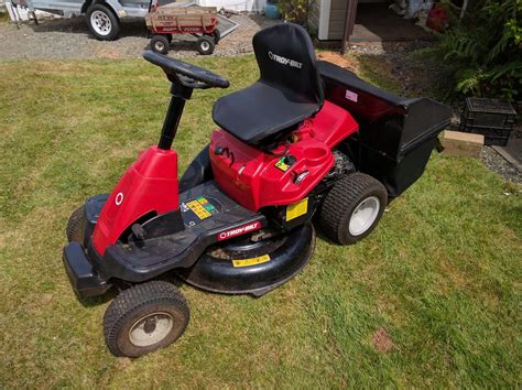 30 Inch Lawn Garden Tractor Troybuilt With Twin Bagger Campbell River