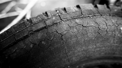 How to Keep Tires From Dry Rotting? (9 Useful Tips) | AutoNation Mobile