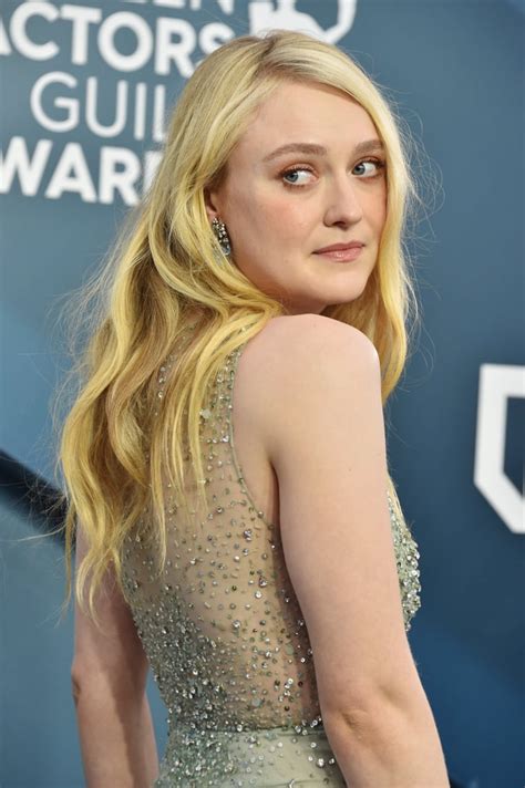 Her father was a former minor league baseball player and her mother a former tennis professional. Dakota Fanning Green Valentino Gown at the SAG Awards 2020 ...
