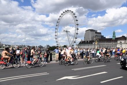 World Naked Bike Ride London Redaktionelles Stockfoto Stockbild Shutterstock