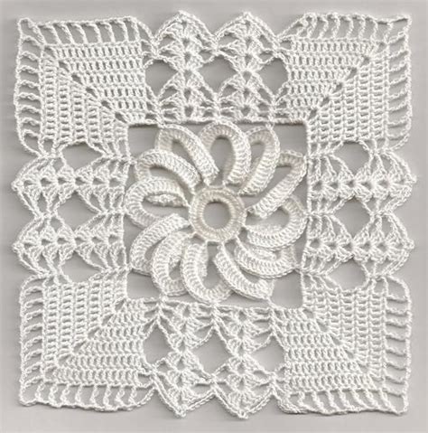 Visualizza altre idee su centrini, schema uncinetto, schemi uncinetto il filet con la rete a ponticelli mi piace in maniera particolare. Mis Pasatiempos Amo el Crochet: 1000 Patrones de cuadrados ...