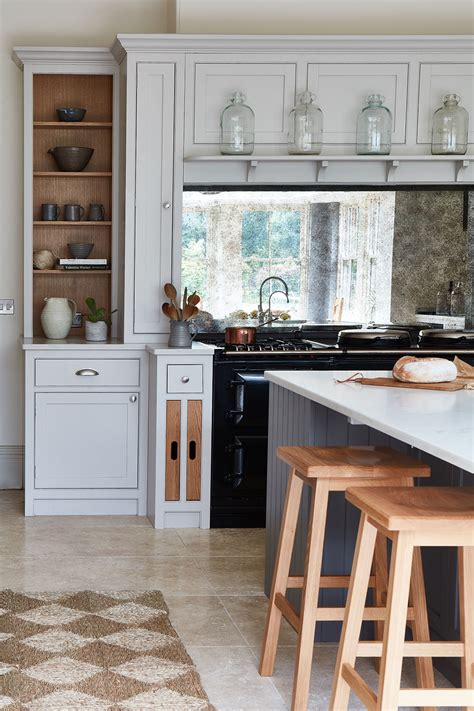 Shooting The Breeze Cool New Take On Shaker Classic Naked Kitchens