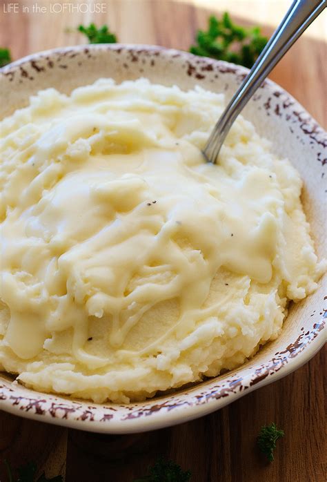 It is generally served as a side dish to meat or vegetables. Garlic Parmesan Mashed Potatoes & Gravy
