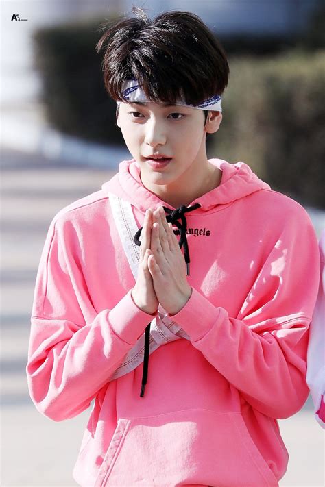 Choi yeon jun was the first txt member. 𝚂𝚘𝚘𝚋𝚒𝚗 💕 𝚃𝚇𝚃