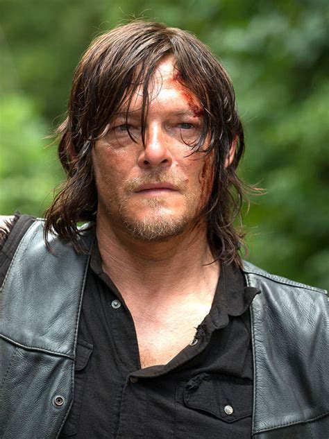 Daryl dixon is the walking dead's most popular character. The Walking Dead season 6 - New pictures hint Daryl Dixon ...
