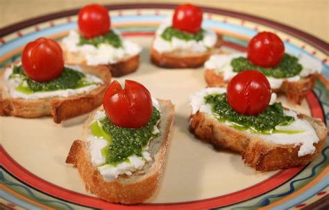 Preheat oven to 400º f. Appetizer: Goat Cheese and Pesto Bruschetta with Cherry ...
