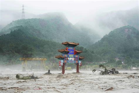 Beijing Floods 20 Dead And 27 Missing In China Rain