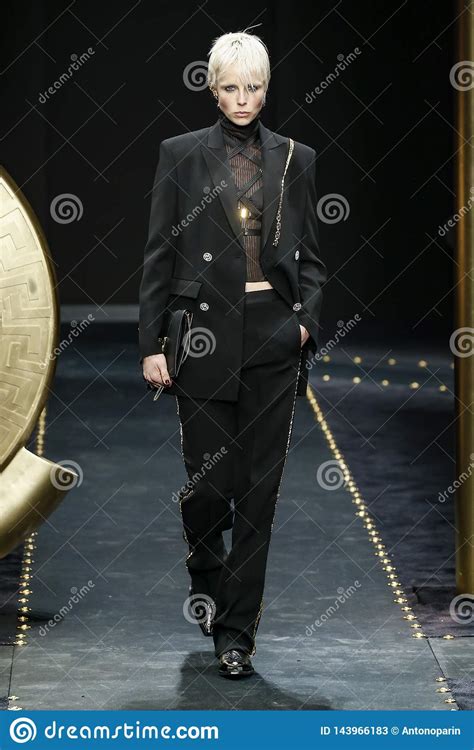Edie Campbell Walks The Runway At The Versace Show At Milan Fashion