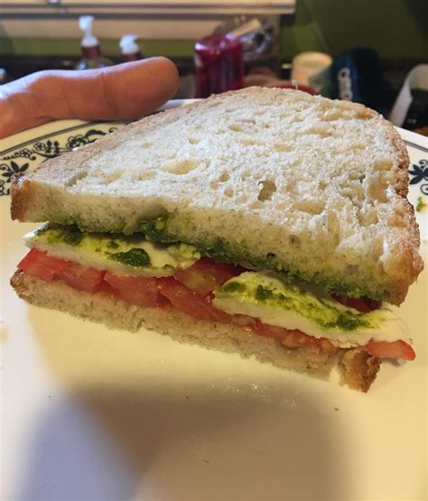 My Sandwich Looks Like Its Levitating Rmildlyinteresting