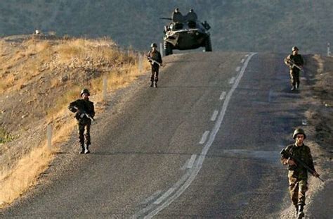 Vergeltung F R Pkk Angriff T Rkische Armee Marschiert Im Norden Iraks Ein