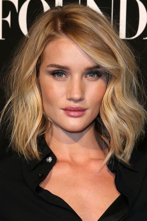 35 Gorgeous Hairstyles Thatll Inspire You To Go Blonde Honey Blonde