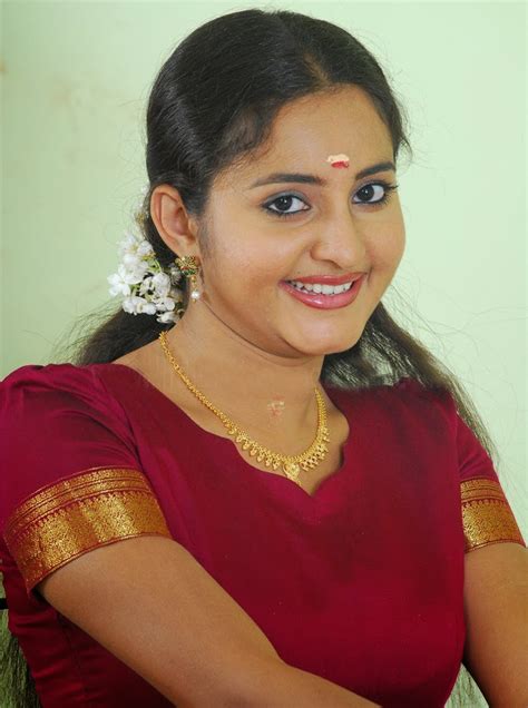 She has two elder sisters, reshmitha and renjitha. Bhama Photos, Bhama Images, Wallpapers, Pictures | Actress ...