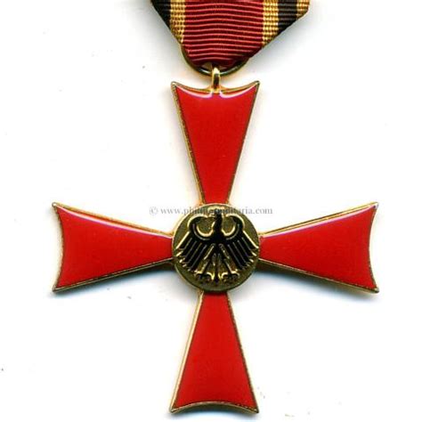 This federal order of merit was created on 7 september 1951. Bundesverdienstorden / Bundesverdienstkreuz ...