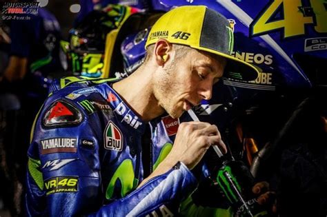 Valentino rossi on the sidelines of the montmelò tests denied the indiscretion made by dazn spain regarding alleged contacts between vr46 and the entourage of the talented pedro acosta to pay the half million euro clause that binds him to ktm: Jorge Lorenzo: Valentino Rossi spürt das Alter - Gaskrank ...
