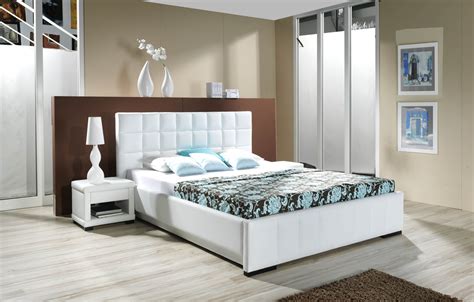 There are still a lot of people who think that adding this wooden type of bed in a white and grey bedroom is not a good idea. 25 Bedroom Furniture Design Ideas - The WoW Style