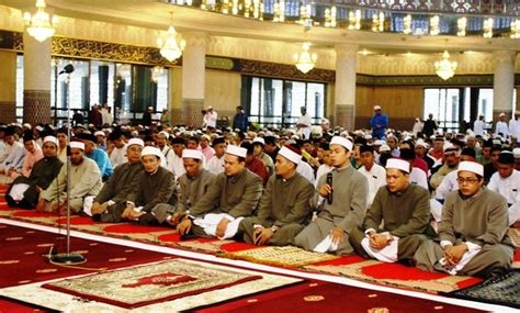 Waktunya takbir muqayyad bagi hari raya aidiladha bermula pada waktu subuh hari arafah dan. Waktu Takbir Hari Raya Aidiladha.