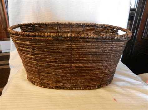 Vintage Oval Brown Wicker Basket With Handles 16 X 975 X 8 Tall