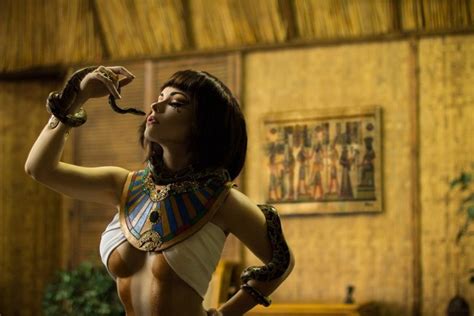 Cleopatra Cosplay From Assassins Creed Origins Media Chomp