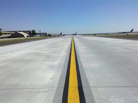 Revamped Taxiway Paint Markings They Look Noticeably Inaccurate