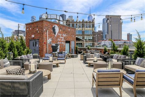 Raise a glass to spectacular views and refreshing cocktails at the best rooftop bars nyc has to offer this summer 2019. Arlo Roof Top Bar Reopens With Food From Harold Moore ...