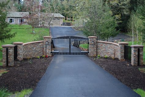 Farmhouse Country Driveway Entrance Ideas Help Ask This