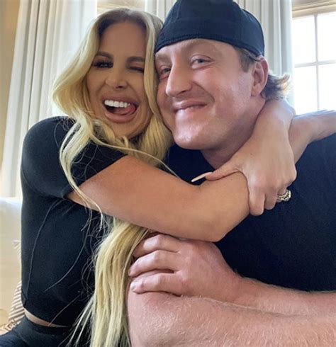 Kim Zolciak And Kroy Biermann Call Off Divorce 2 Months After Filing Emily Cottontop