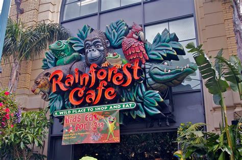 The True Story Of The Rainforest Cafe Is Even Wilder Than You Thought