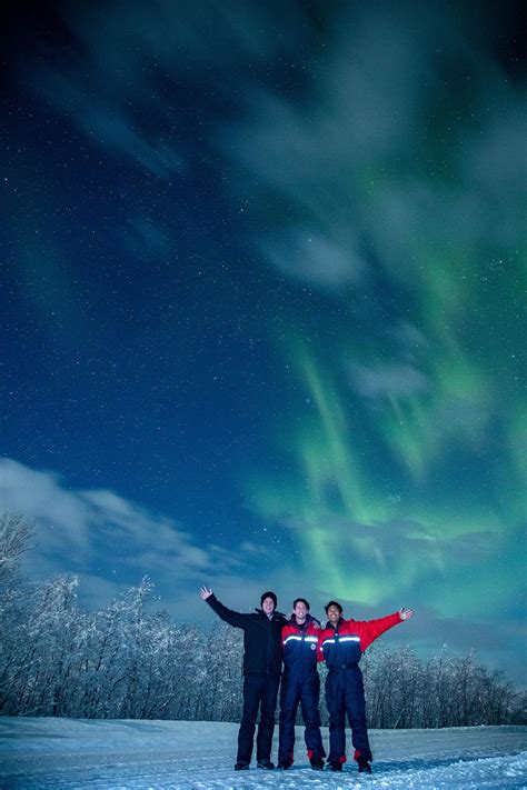 Your Guide To Seeing The Northern Lights The Elevated Moments